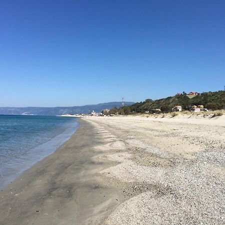 Casa Sulla Spiaggia- Mortelle เมสซีนา ภายนอก รูปภาพ